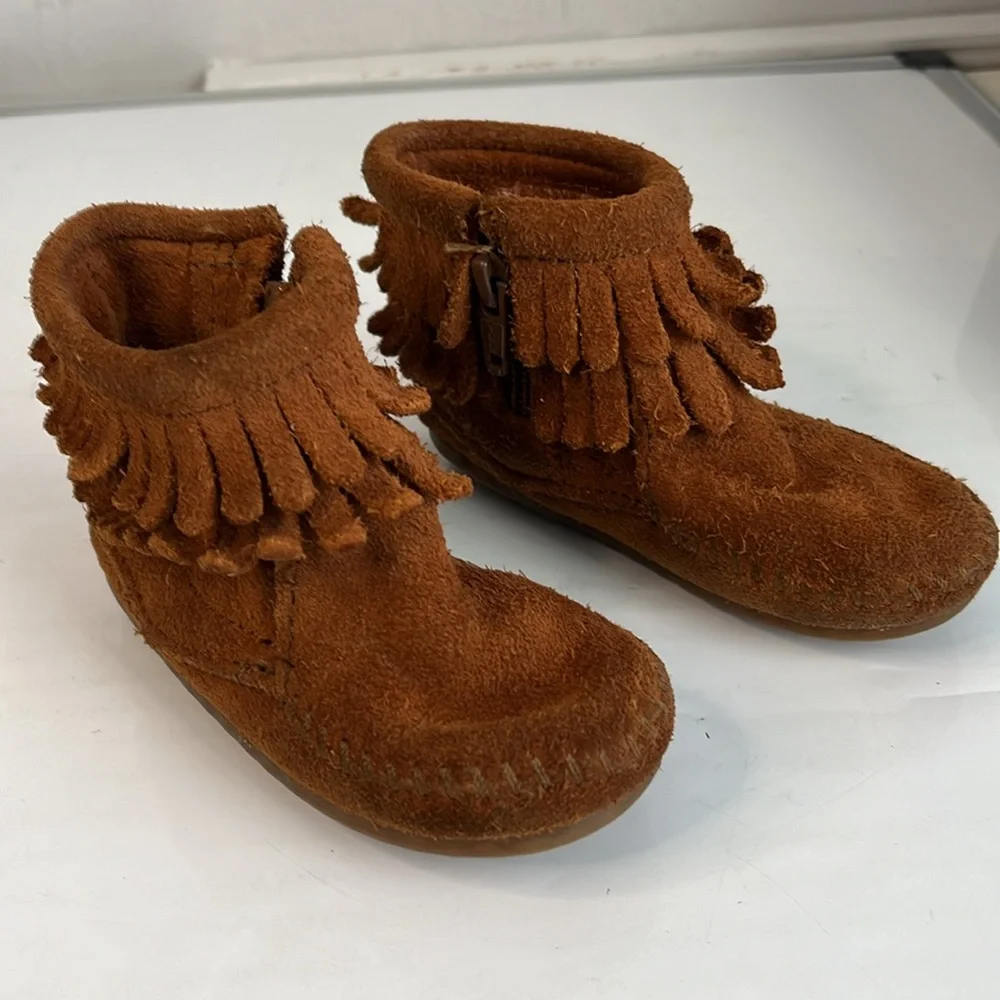 Minnetonka Ankle Moccasins Side Zip Size 4 Leather Double Fringe Used